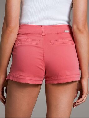 NWT BKE Payton Mid-Rise 2" Stretch Shortie Shorts in Coral Blush (26)